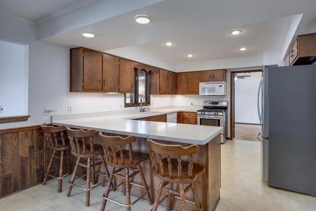 1913 Black Bridge Road, Janesville, WI 53545