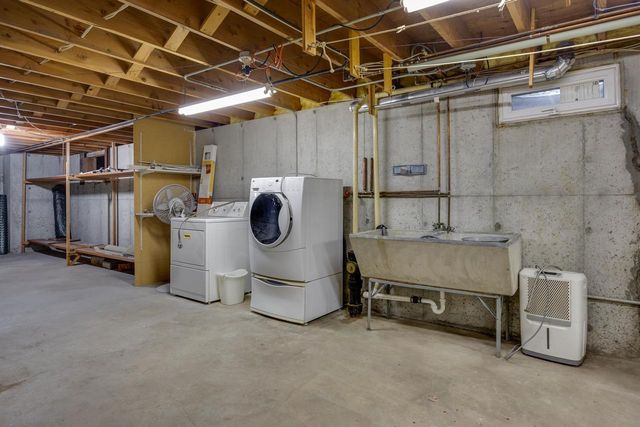 1913 Black Bridge Road, Janesville, WI 53545