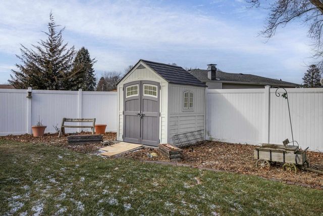 1913 Black Bridge Road, Janesville, WI 53545