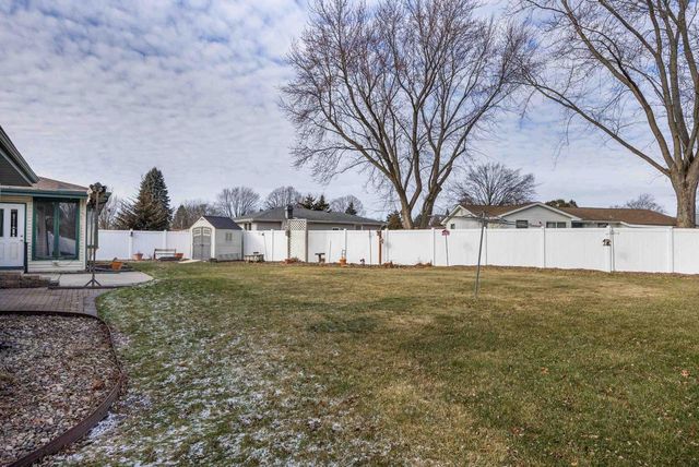 1913 Black Bridge Road, Janesville, WI 53545