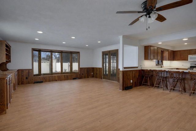 1913 Black Bridge Road, Janesville, WI 53545