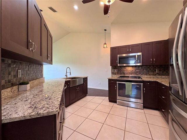 6534 FAIRWAY GARDENS DRIVE 17-201, Bradenton, FL 34203