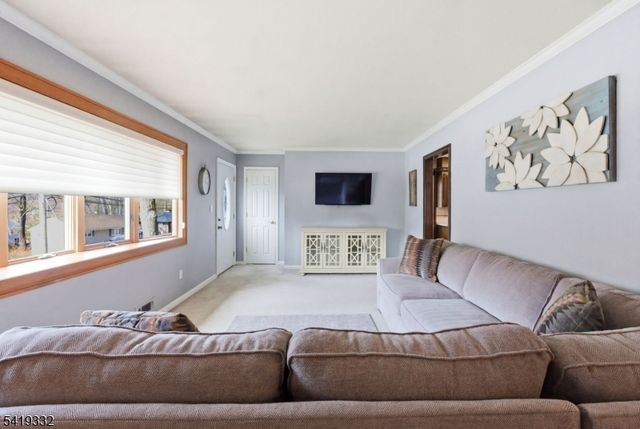 116 Rafkind Rd, Bloomingdale Boro, NJ 07403