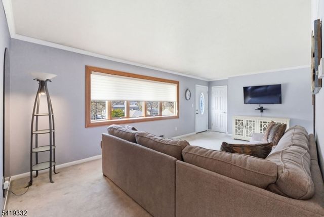 116 Rafkind Rd, Bloomingdale Boro, NJ 07403