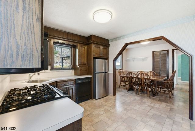 116 Rafkind Rd, Bloomingdale Boro, NJ 07403