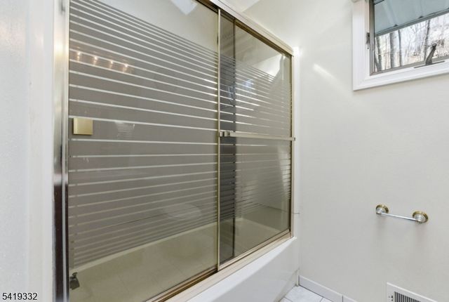 116 Rafkind Rd, Bloomingdale Boro, NJ 07403