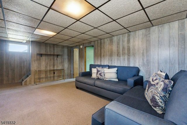 116 Rafkind Rd, Bloomingdale Boro, NJ 07403