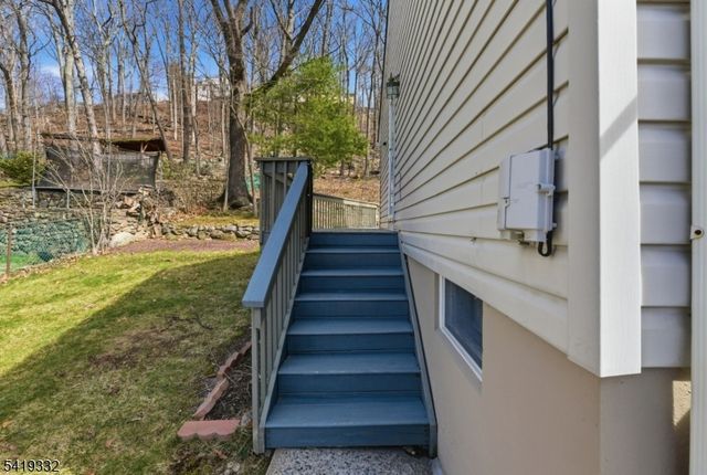 116 Rafkind Rd, Bloomingdale Boro, NJ 07403