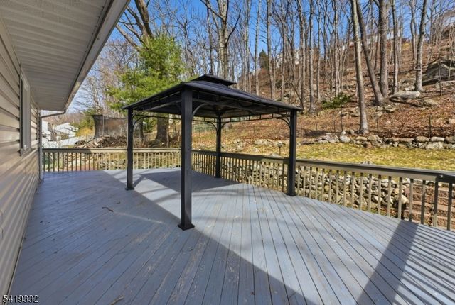 116 Rafkind Rd, Bloomingdale Boro, NJ 07403