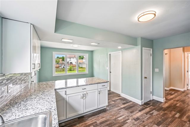 674 Deforest Court, Sharon, PA 16146