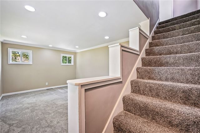 674 Deforest Court, Sharon, PA 16146