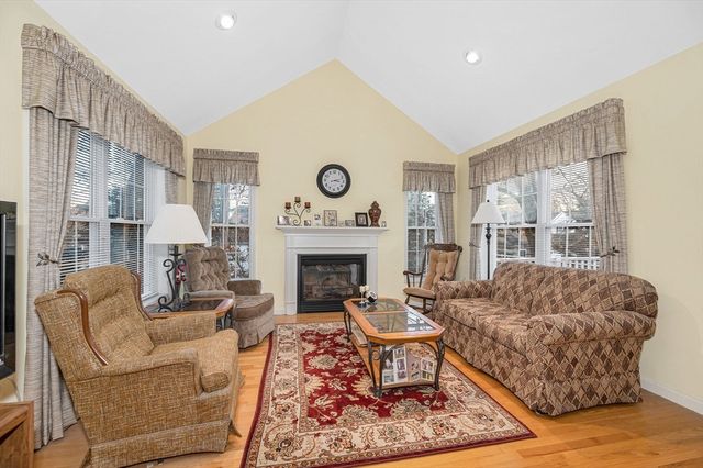 14 Muirfield Way 14, Chelmsford, MA 01863
