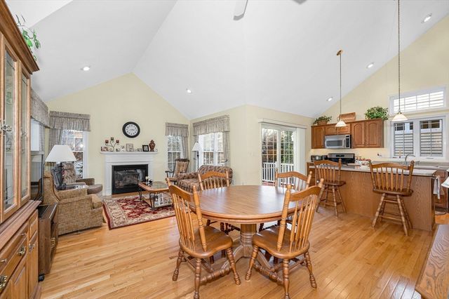 14 Muirfield Way 14, Chelmsford, MA 01863