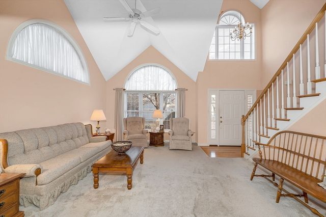 14 Muirfield Way 14, Chelmsford, MA 01863