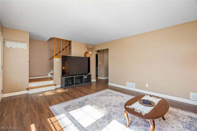 2525 Kingsport Way, Akron, OH 44314