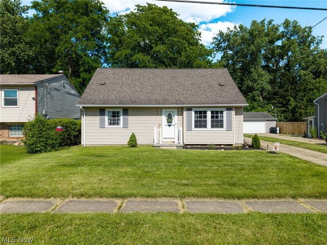 2525 Kingsport Way, Akron, OH 44314