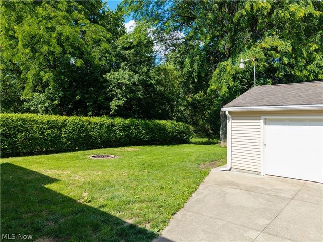 2525 Kingsport Way, Akron, OH 44314