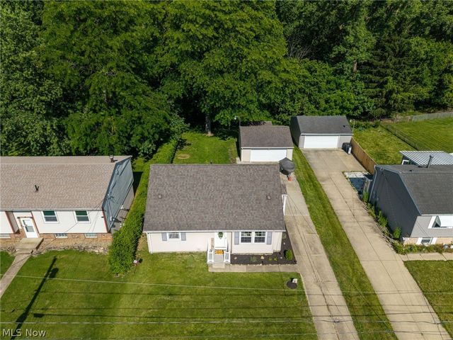 2525 Kingsport Way, Akron, OH 44314