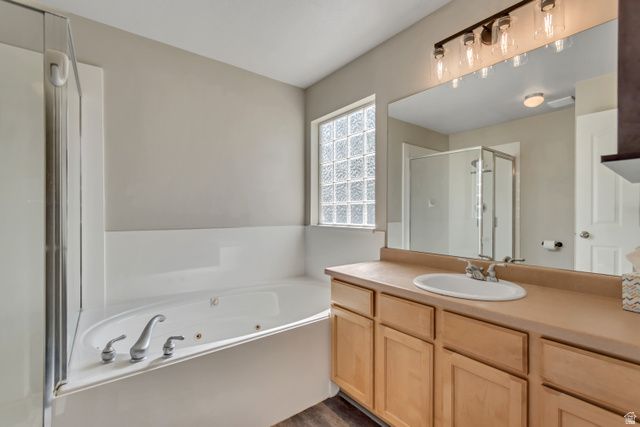 1041 ASCOT DR, North Salt Lake, UT 84054