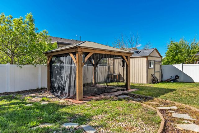 1041 ASCOT DR, North Salt Lake, UT 84054