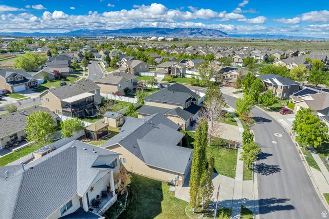 1041 ASCOT DR, North Salt Lake, UT 84054