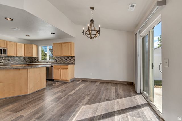 1041 ASCOT DR, North Salt Lake, UT 84054
