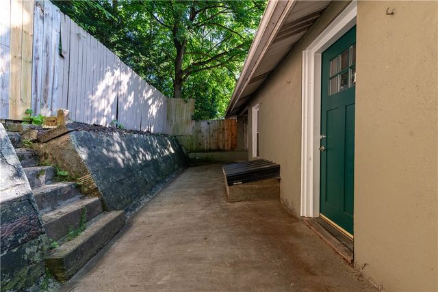839 Mclaughlin Run Rd, Bridgeville, PA 15017