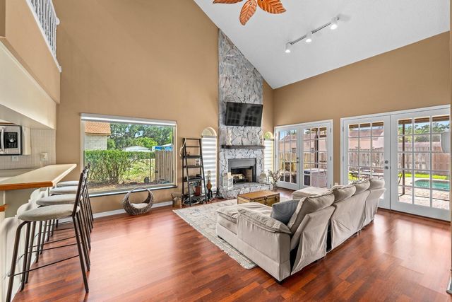 1307 LENNA AVENUE, Seffner, FL 33584