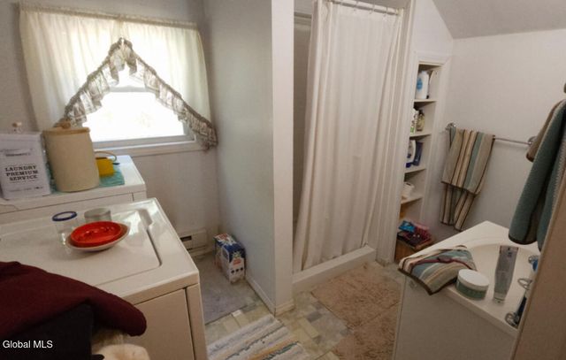 65 Park Street, Gloversville, NY 12078