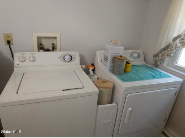 65 Park Street, Gloversville, NY 12078