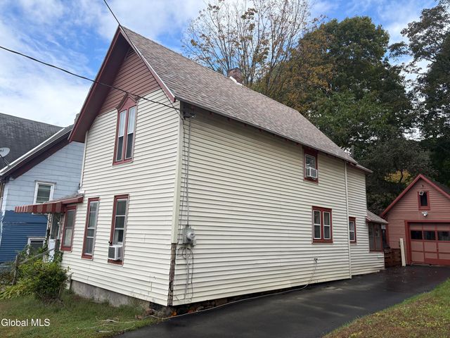65 Park Street, Gloversville, NY 12078