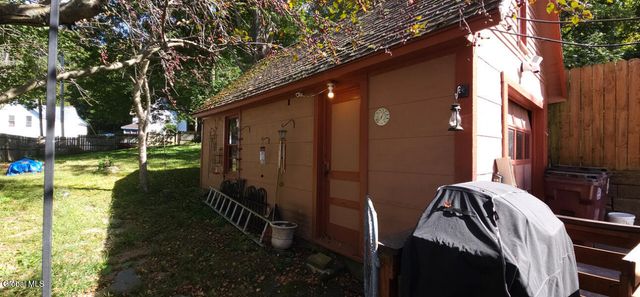 65 Park Street, Gloversville, NY 12078