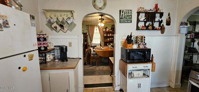 65 Park Street, Gloversville, NY 12078