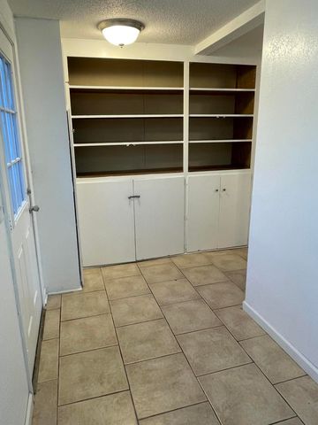 2455 N Boonville Avenue, Springfield, MO 65803