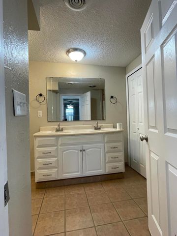 2455 N Boonville Avenue, Springfield, MO 65803