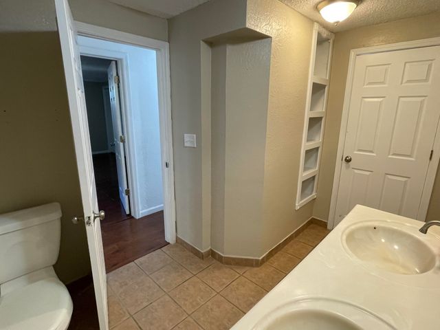 2455 N Boonville Avenue, Springfield, MO 65803