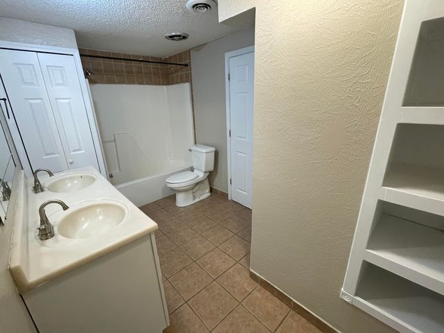 2455 N Boonville Avenue, Springfield, MO 65803