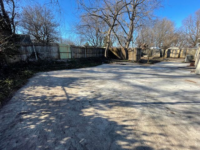 2455 N Boonville Avenue, Springfield, MO 65803