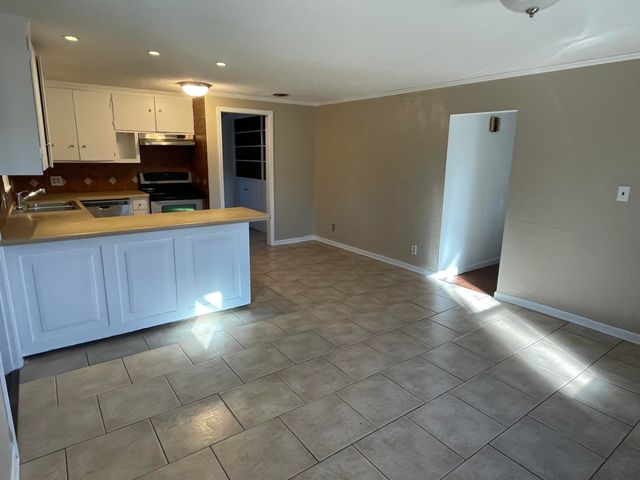 2455 N Boonville Avenue, Springfield, MO 65803