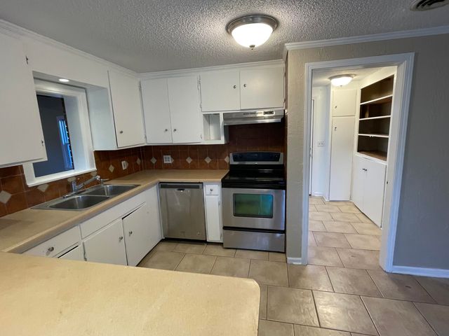 2455 N Boonville Avenue, Springfield, MO 65803