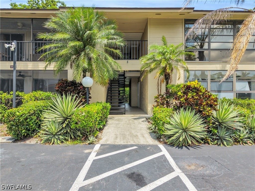 5713 Foxlake DR 1, North Fort Myers, FL 33917