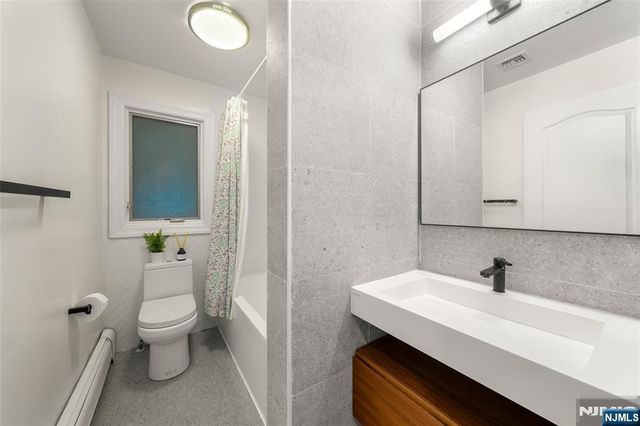 2405 Rossett Street, Fort Lee, NJ 07024