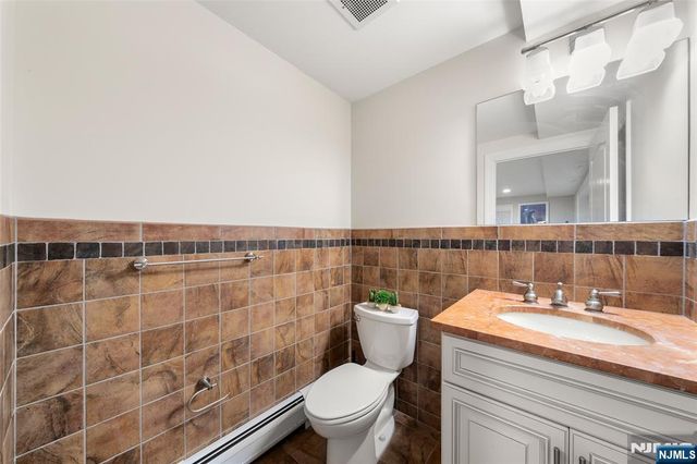 2405 Rossett Street, Fort Lee, NJ 07024