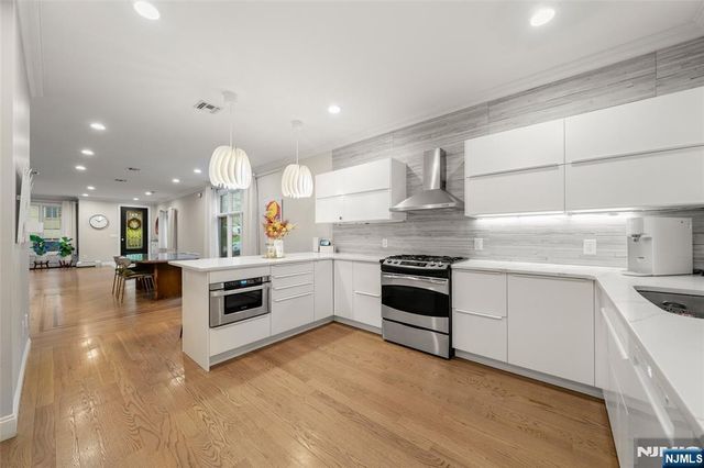 2405 Rossett Street, Fort Lee, NJ 07024