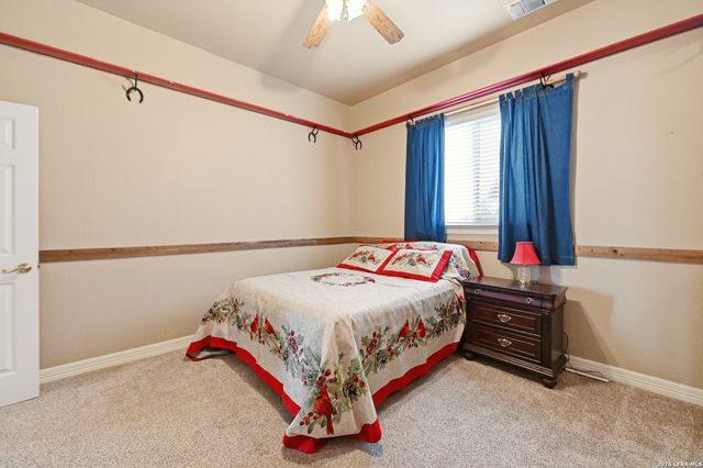 752 Taylor Pt, Bulverde, TX 78163