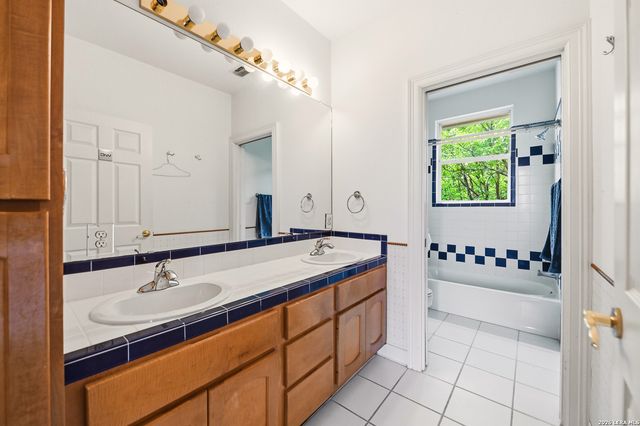 752 Taylor Pt, Bulverde, TX 78163