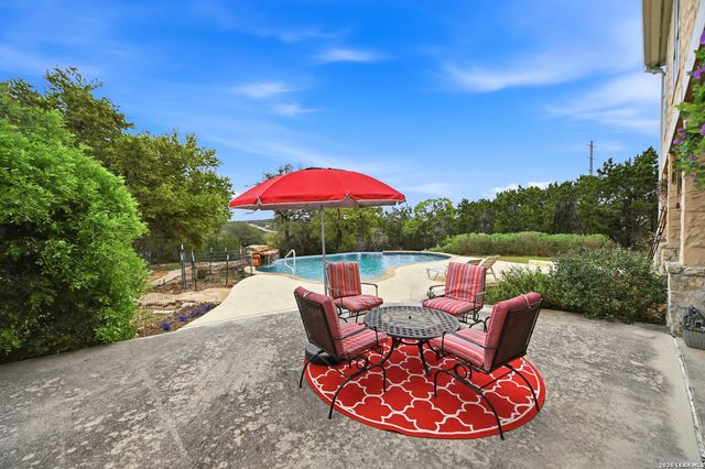752 Taylor Pt, Bulverde, TX 78163