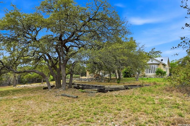 752 Taylor Pt, Bulverde, TX 78163