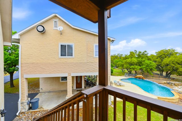 752 Taylor Pt, Bulverde, TX 78163