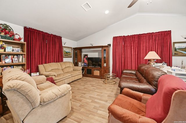 752 Taylor Pt, Bulverde, TX 78163